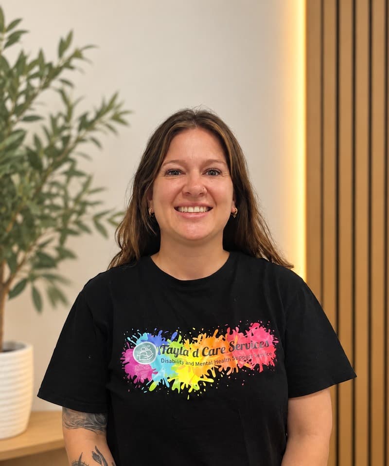Tayla, Director
